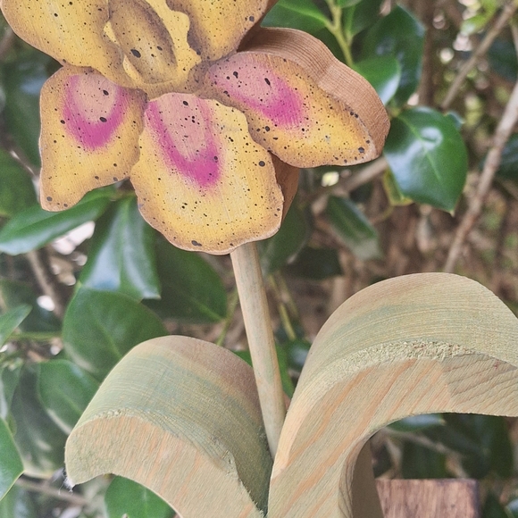 Wooden Flower Artist Made Sculpture Iris Orchid Handpainted Wood Floral Decor - Picture 15 of 17